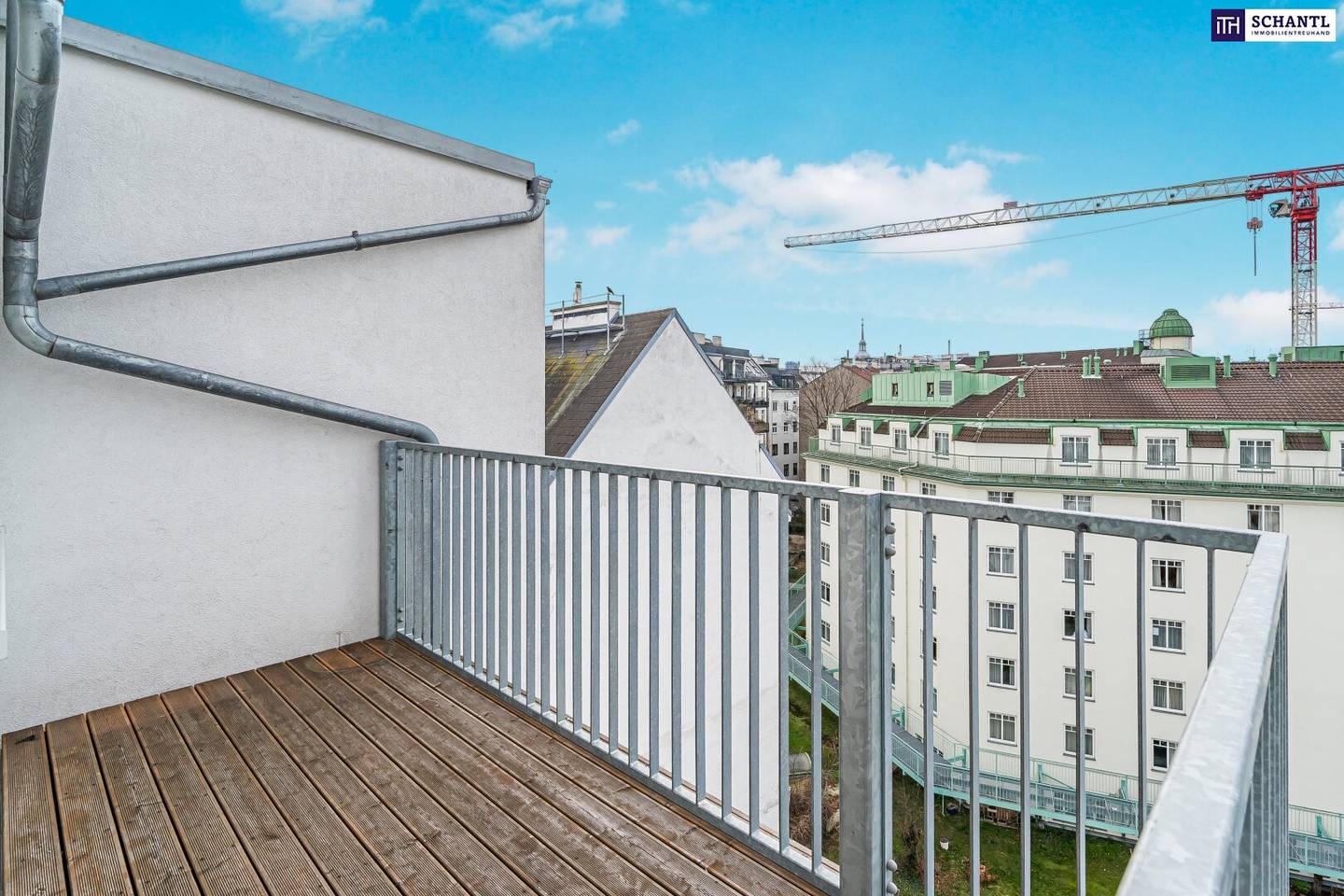 Light-filled penthouse apartment with southwest terrace and underfloor heating