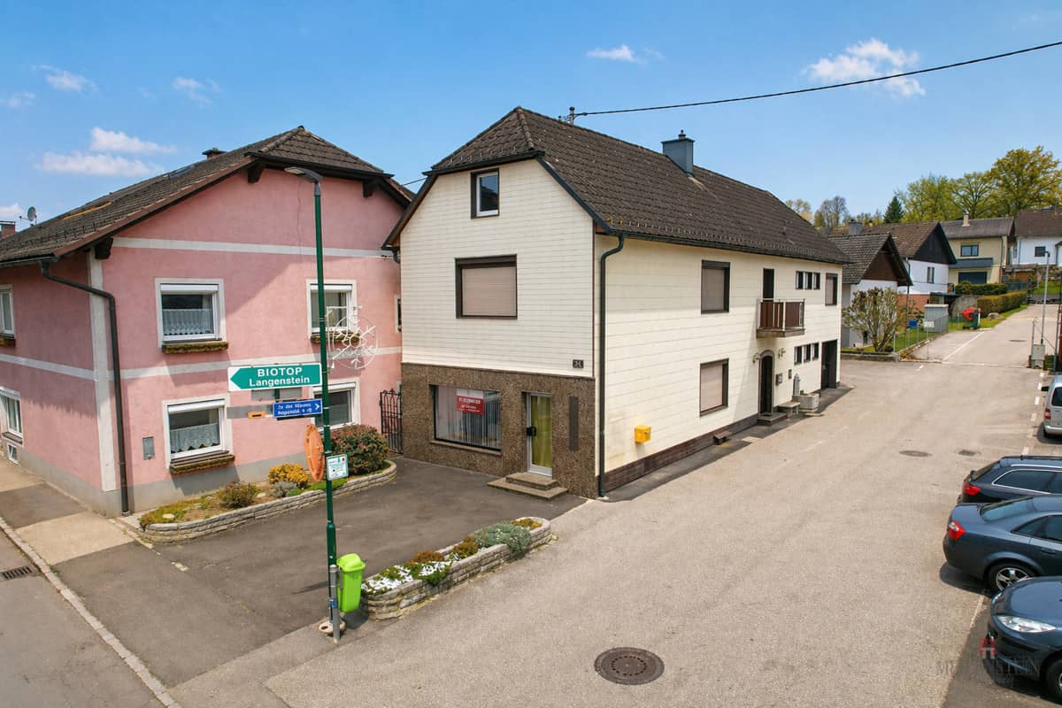 Apartment central location generous terrace in a mixed use building