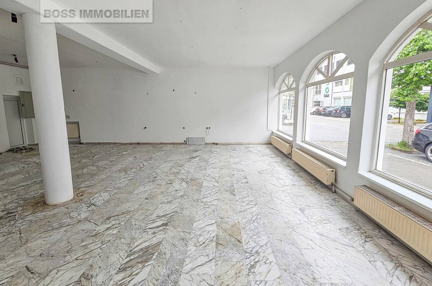 Central commercial premises | great shopfront