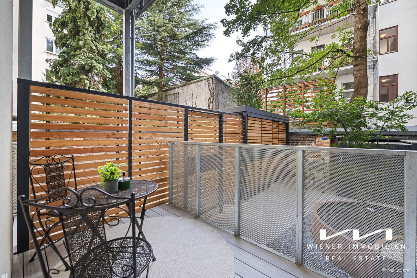 Wohnung with terrace in a quiet courtyard