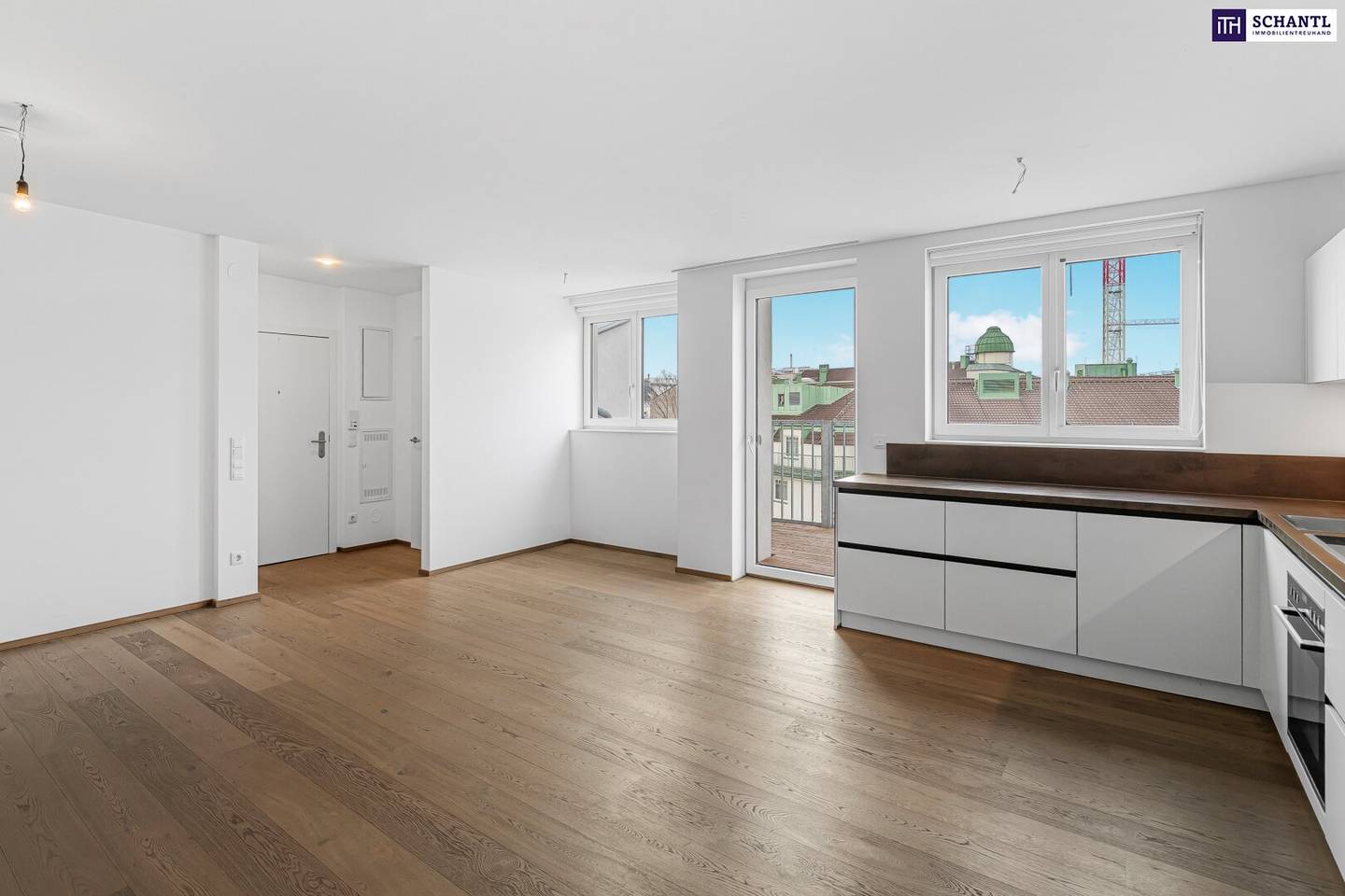 Light-filled penthouse apartment with southwest terrace and underfloor heating