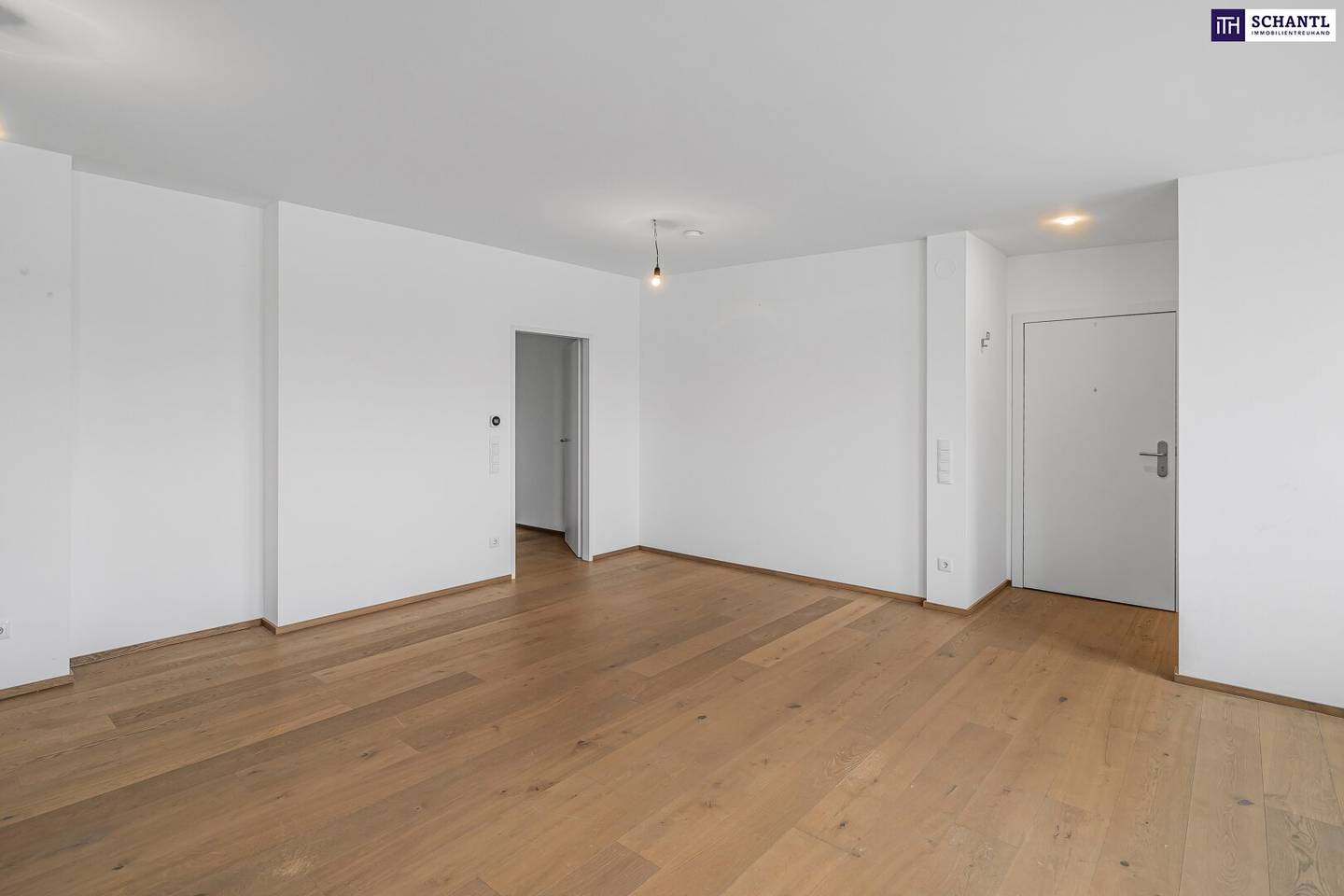Light-filled penthouse apartment with southwest terrace and underfloor heating