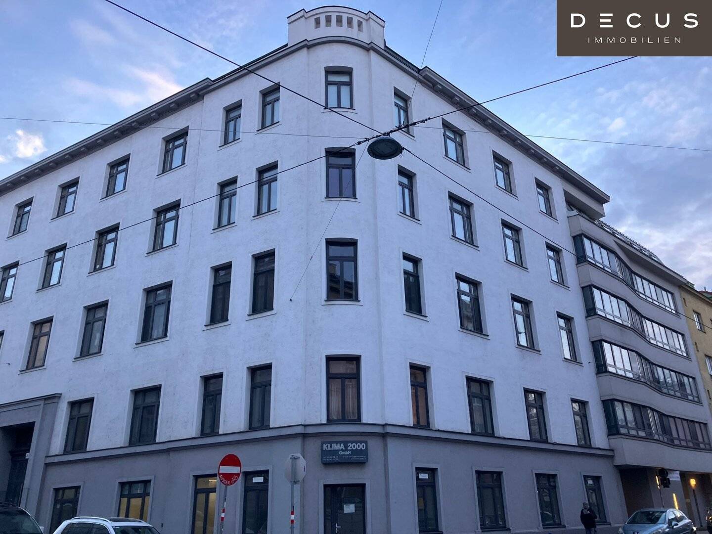 Altbauwohnung mit offener Küche und Bad mit Wanne