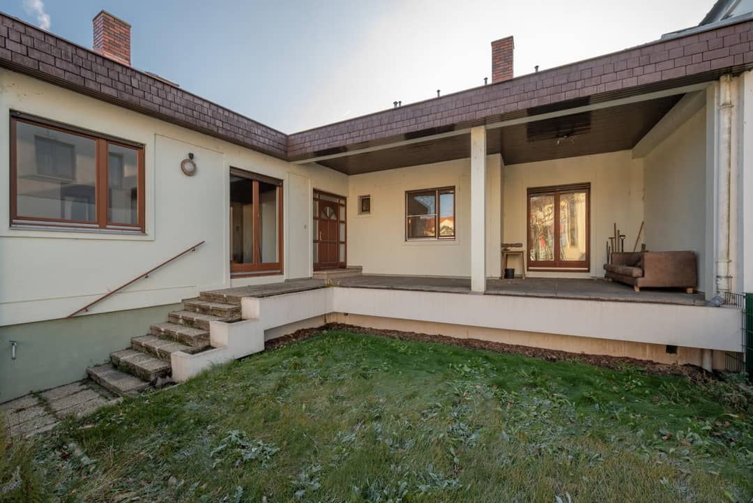 Einfamilienbungalow in Illmitz mit Vollunterkellerung, zentrale Lage