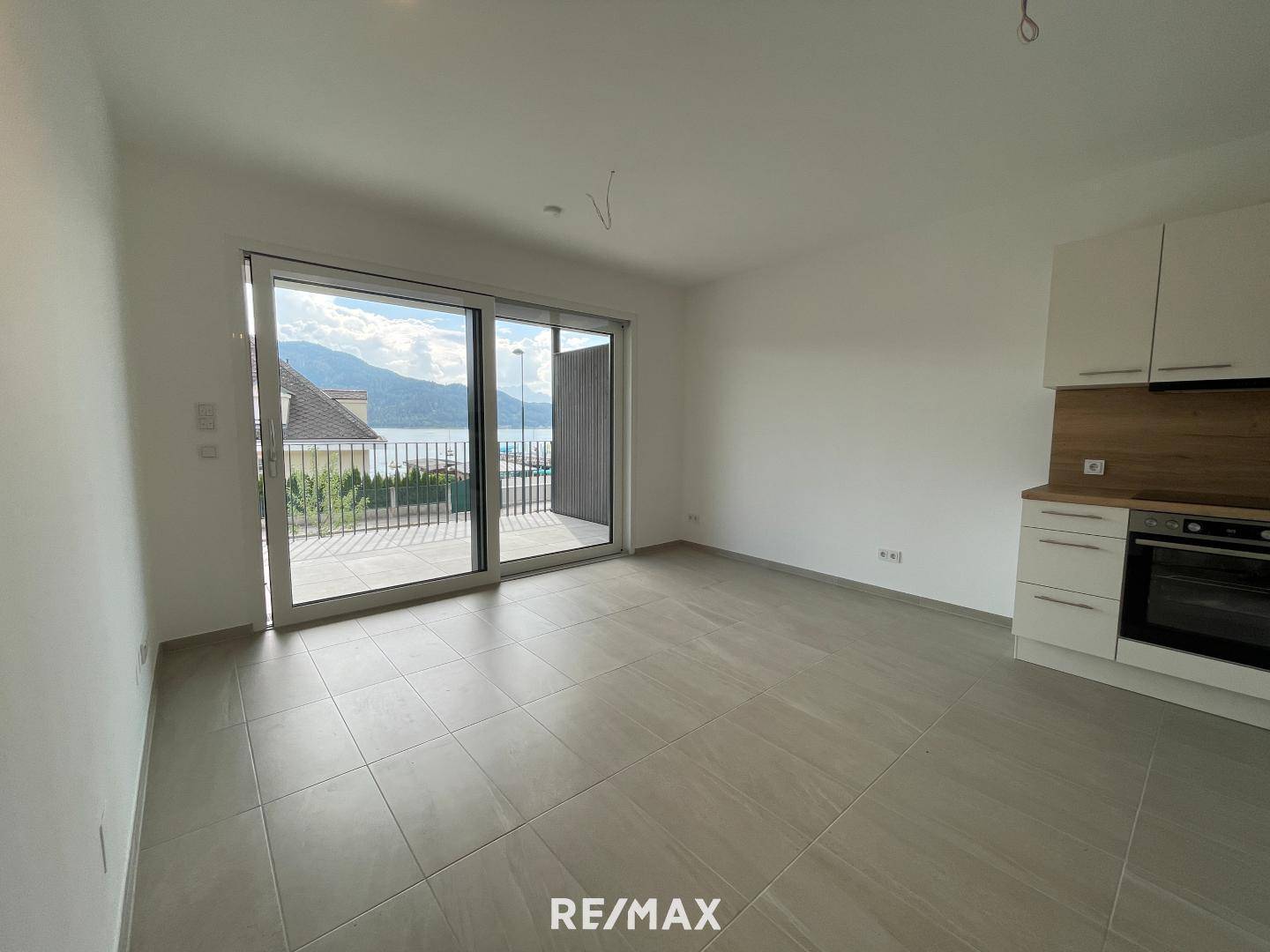 Apartment with lake view and terrace Wörthersee