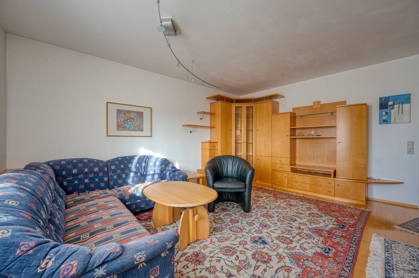 Wohnung mit Loggia und Tiefgaragenstellplatz