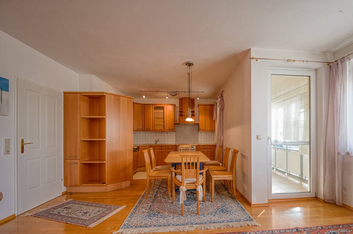 Wohnung mit Loggia und Tiefgaragenstellplatz