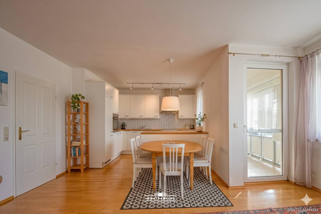 Wohnung mit Loggia und Tiefgaragenstellplatz