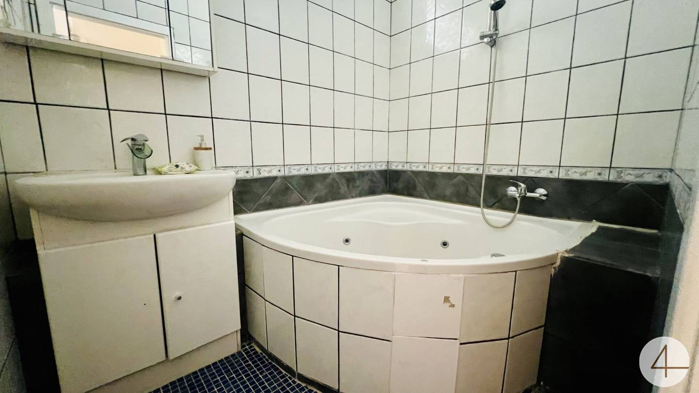 Wohnung teilsaniert Westlage nahe Kongresspark