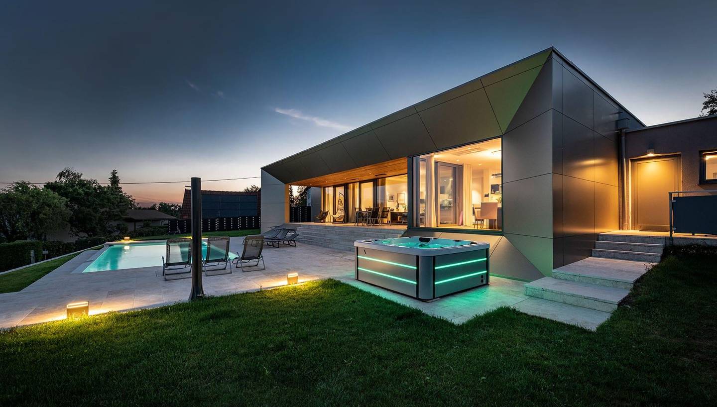 Einfamilienhaus in Lichtenberg mit Infinity-Pool und Linzblick