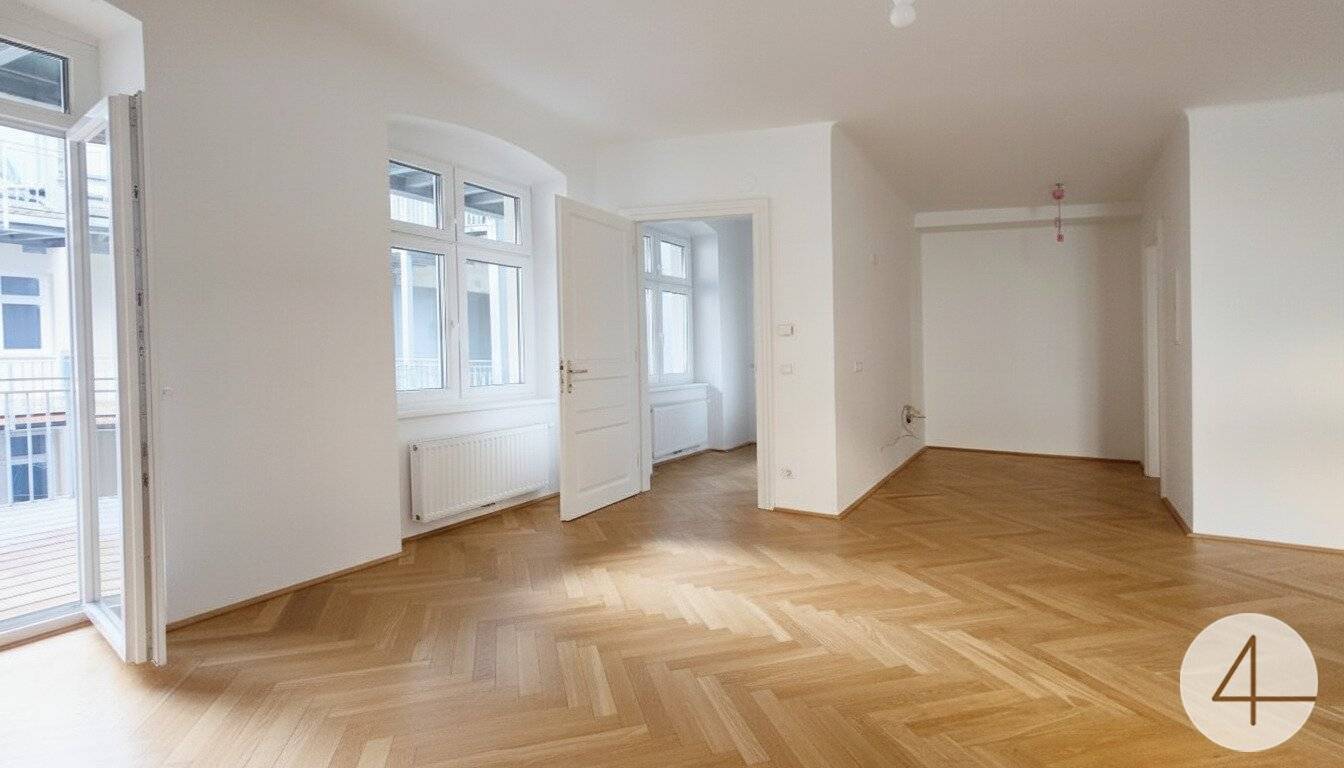 Apartment balcony near U1 Keplerplatz