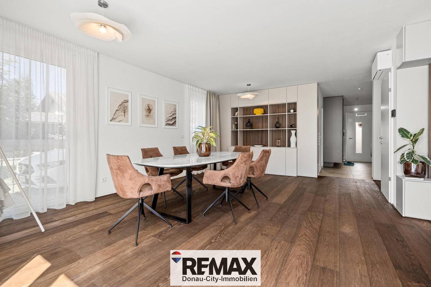 Doppelhaushälfte in Stockerau – 6 Zimmer, 204 m², möbliert, Balkon