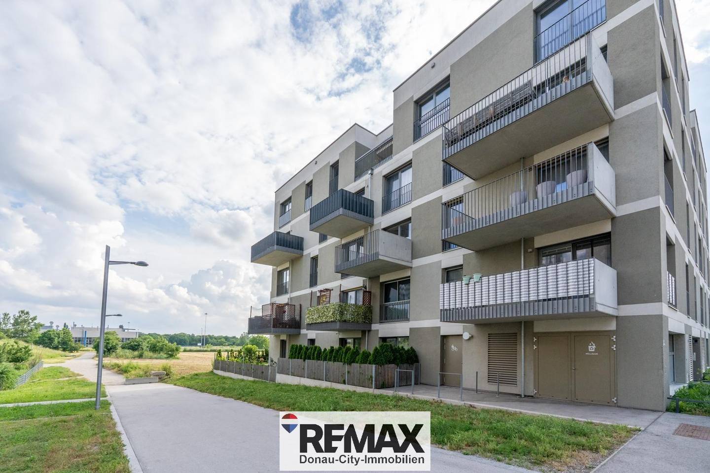 Wohnung near U2 Seestadt with balcony in a modern complex