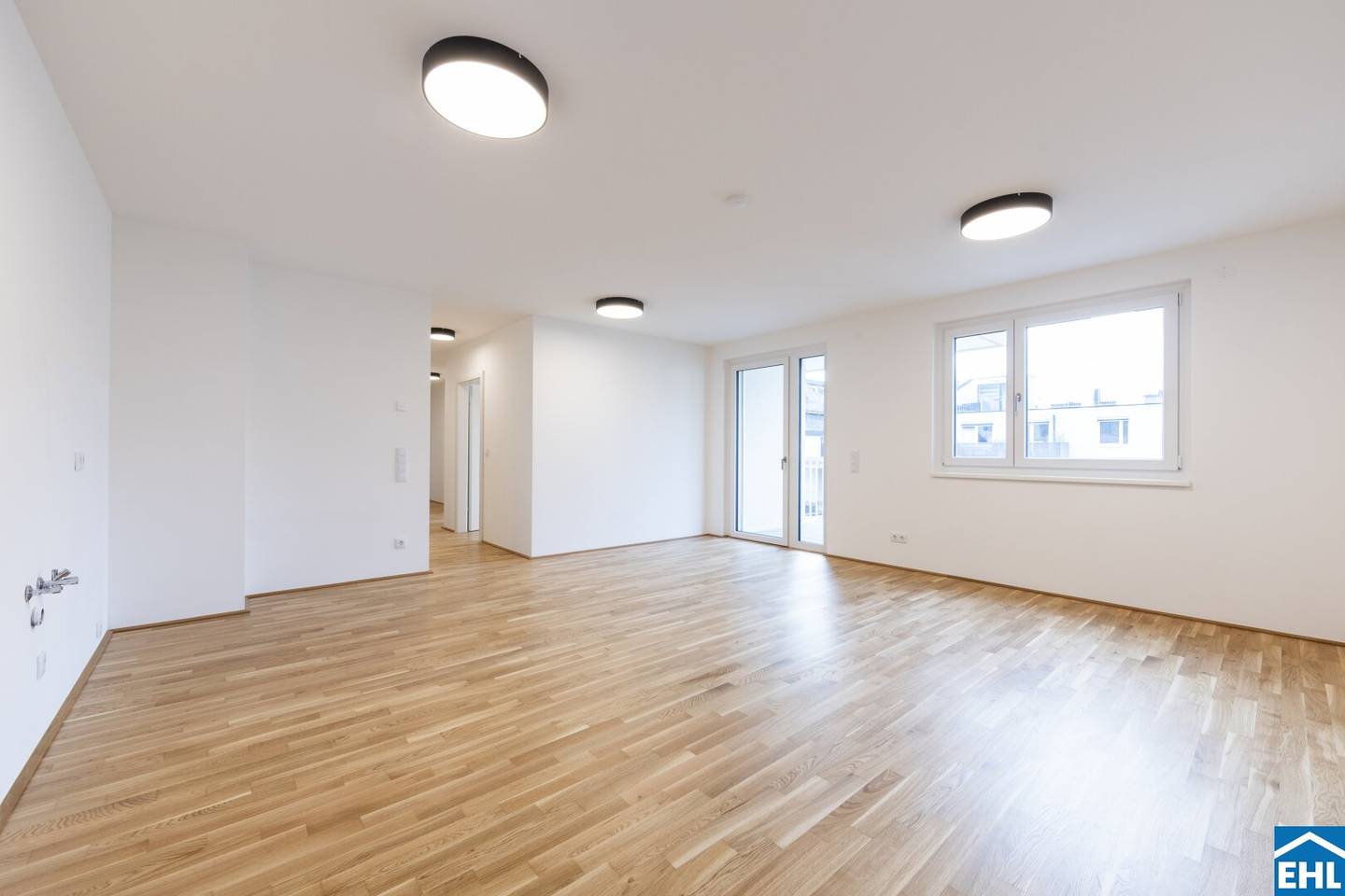 New build apartment with balcony near Old Danube