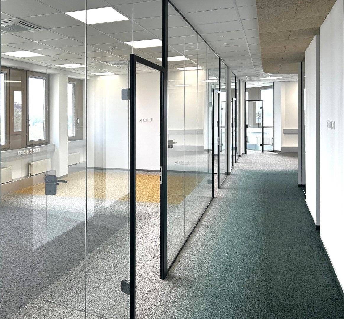Flexible office spaces with top transport connections in Strebersdorf