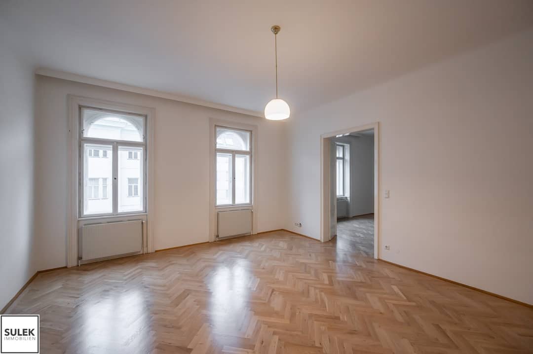 Großzügige Altbauwohnung mit Balkon nahe Naschmarkt