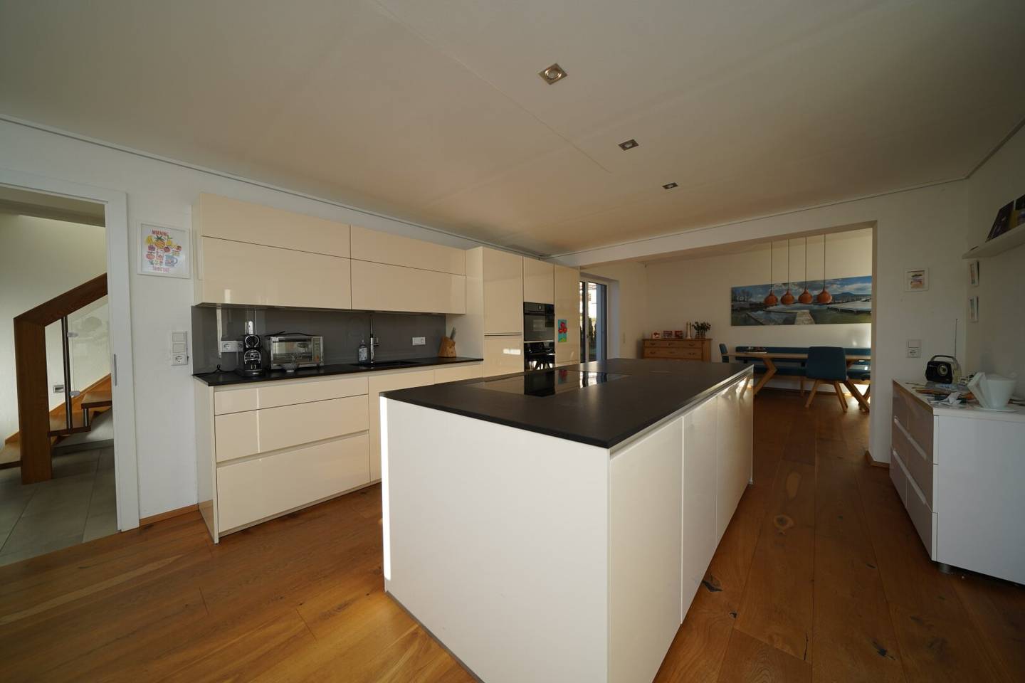 Modernes Einfamilienhaus mit Freiblick
