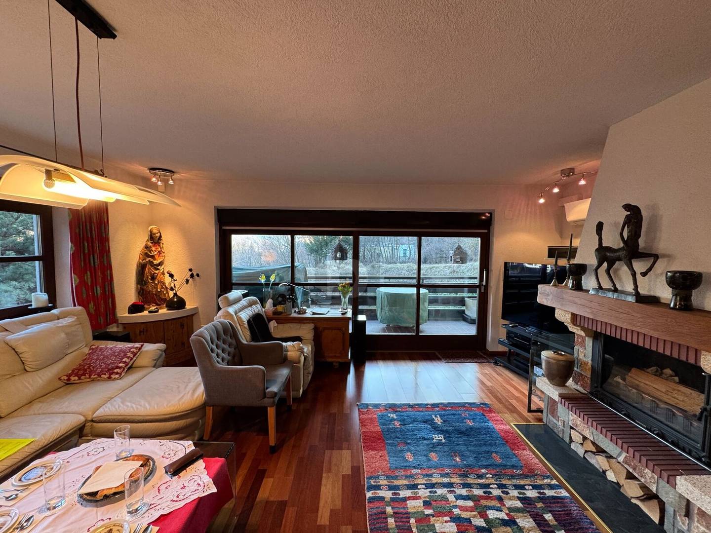 Familienwohnung mit Pool und privater Waldrandlage