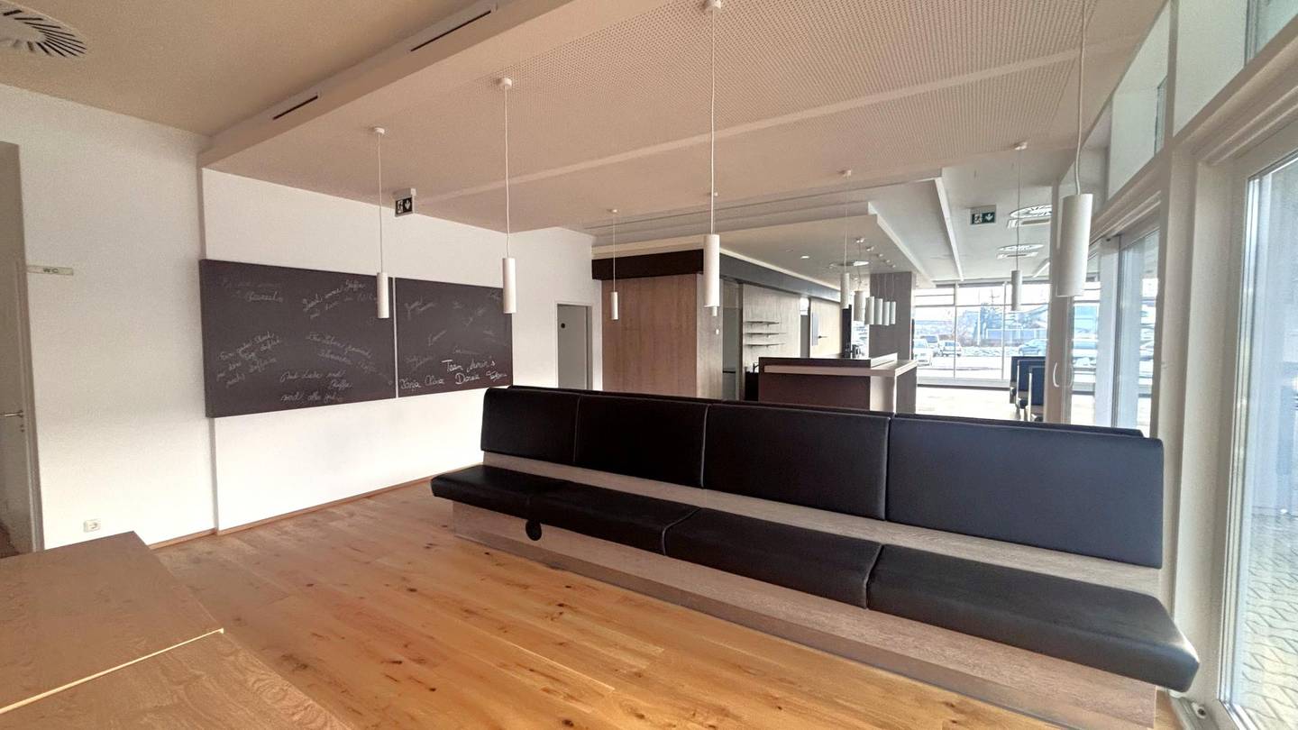 Café/Bistro/Büro/Praxis/Verkaufsladen in frequentierter Lage
