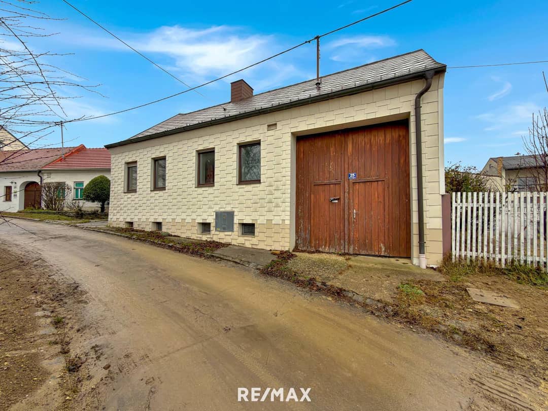 Ländliches Bauernhaus in Raggendorf, ruhig, mit 3 Zimmer und Garten