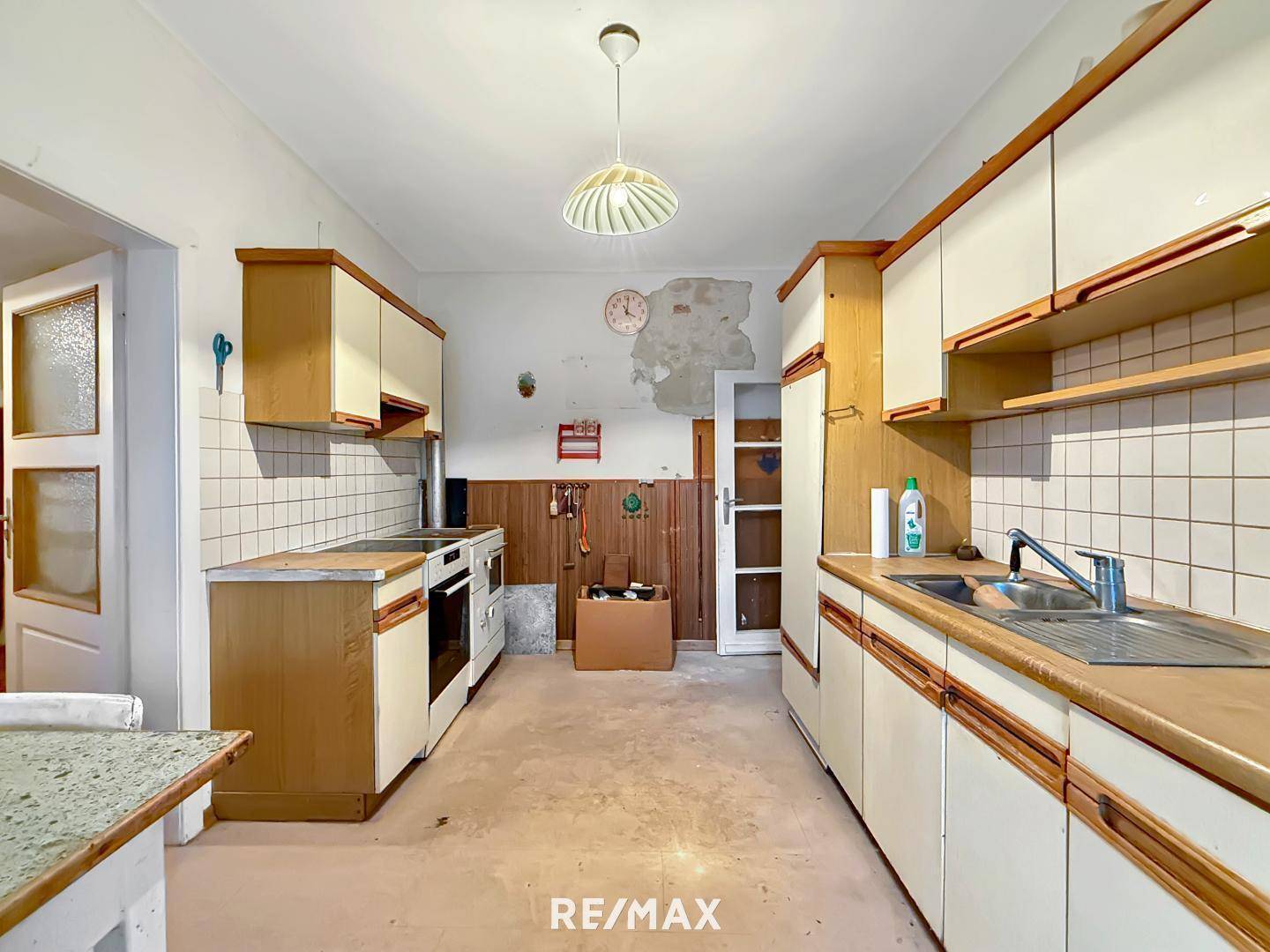 Apartment in rural setting large plot potential