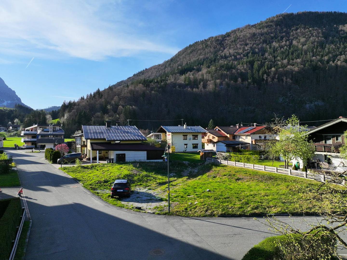 Baugenehmigtes Grundstück mit überarbeiteter Planung