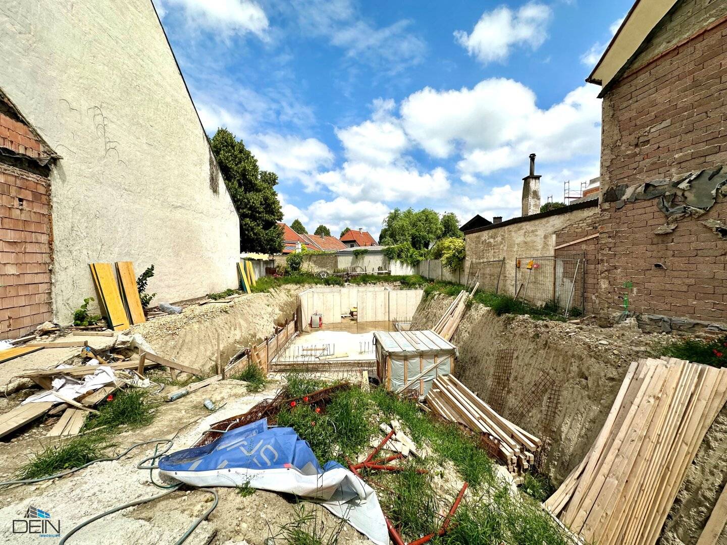 NEW BUILDING PLOT FOR 15 RESIDENTIAL UNITS PLUS OUTDOOR AREAS ON ESSLINGER HAUPTSTRASSE