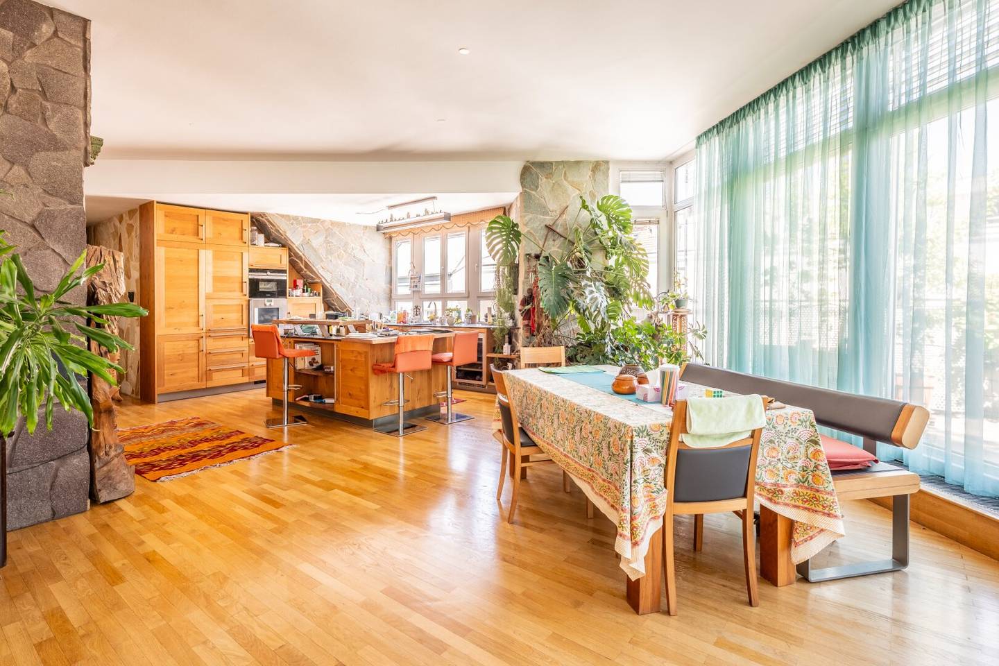 Penthouse mit großer Dachterrasse und direktem Aufzug