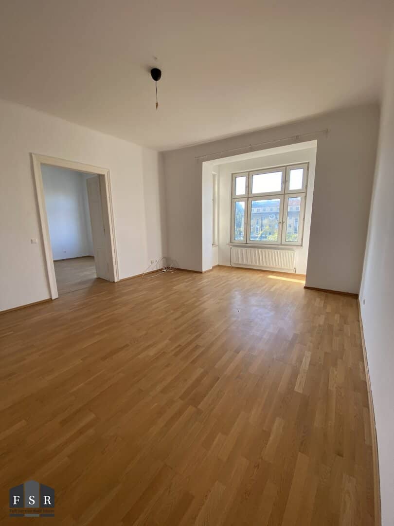 Wonderful 3.5 room apartment with loggia and shared garden near U4 station","de":"Tolle 3,5 Zimmerwohnung mit Loggia und allg. Garten neben U4 Station
