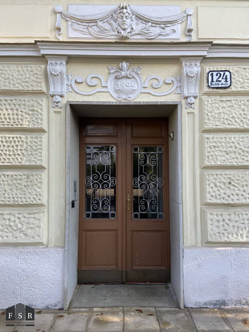 Wonderful 3.5 room apartment with loggia and shared garden near U4 station","de":"Tolle 3,5 Zimmerwohnung mit Loggia und allg. Garten neben U4 Station