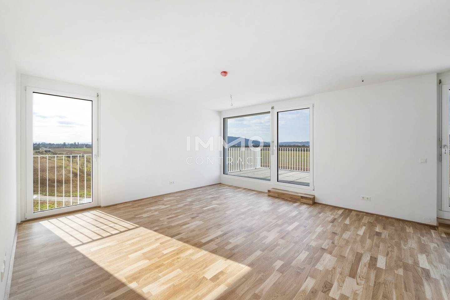 Apartment with large garden and loggia