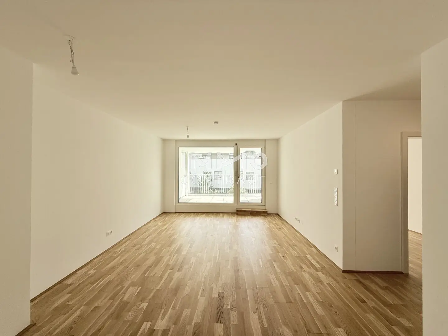 Helle Etagenwohnung mit Terrasse und Loggia