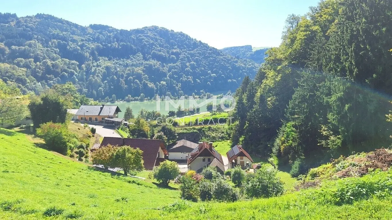 Building plot 1.177 m² with Danube view, south slope, with adjacent small green area 255 m², St. Nikola