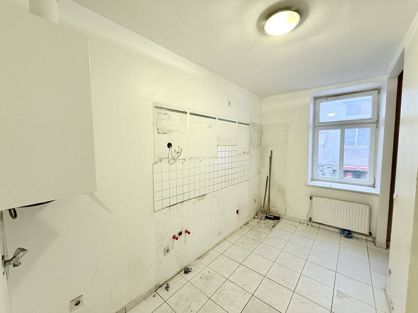 Erdgeschosswohnung im Altbau mit Lift nahe U6