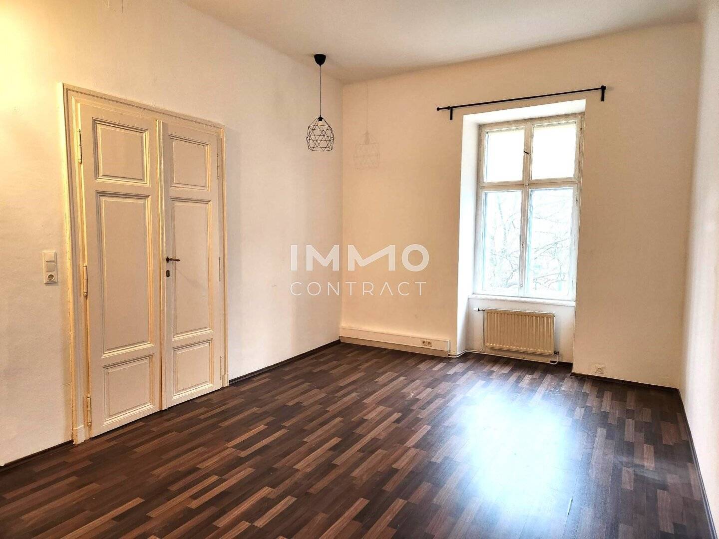 Central apartment with fitted kitchen