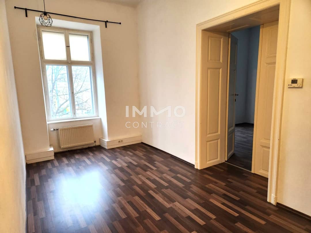 Central apartment with fitted kitchen
