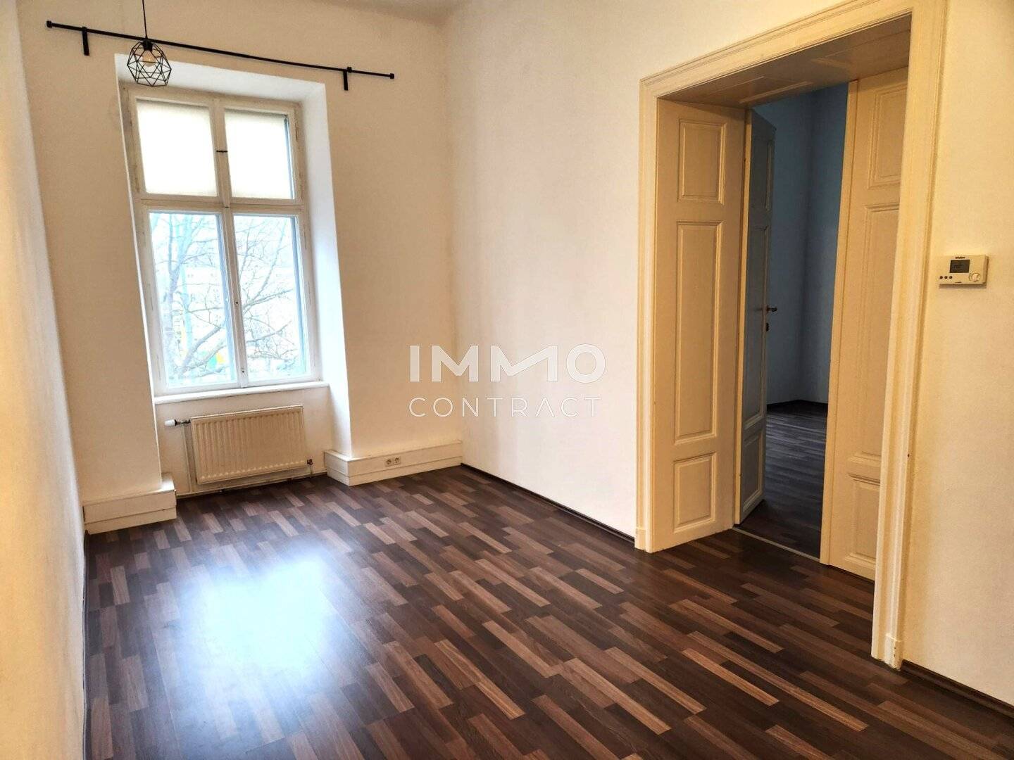 Central apartment with fitted kitchen