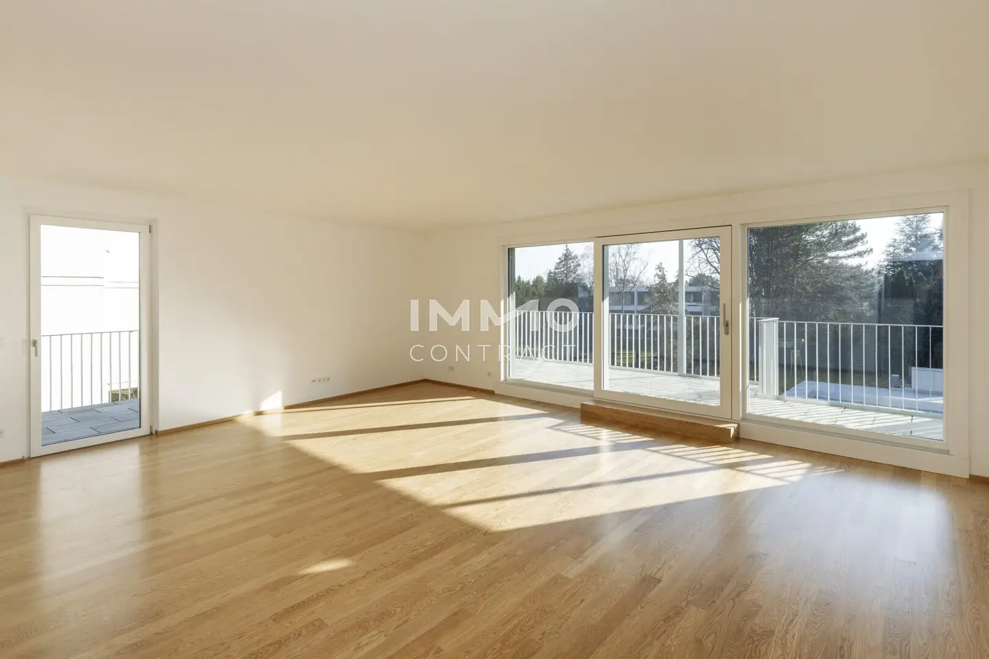 Luxuriöse DG Wohnung ohne Dachschrägen und 3 Terrassen! Grüne Ruhelage in den Weinbergen!