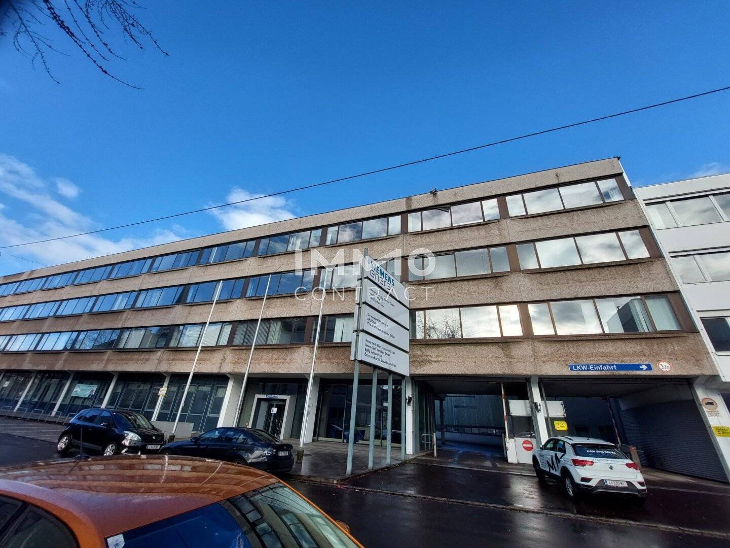 Affordable free parking spaces for rent at Kraußstraße 1-7