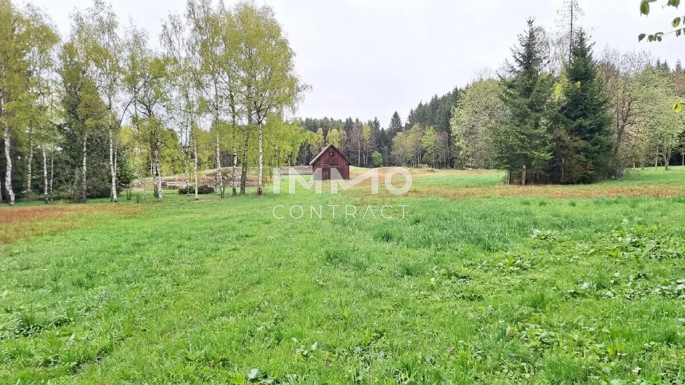 Large property with fish pond and swimming pond, recreational facility, leisure paradise with great potential