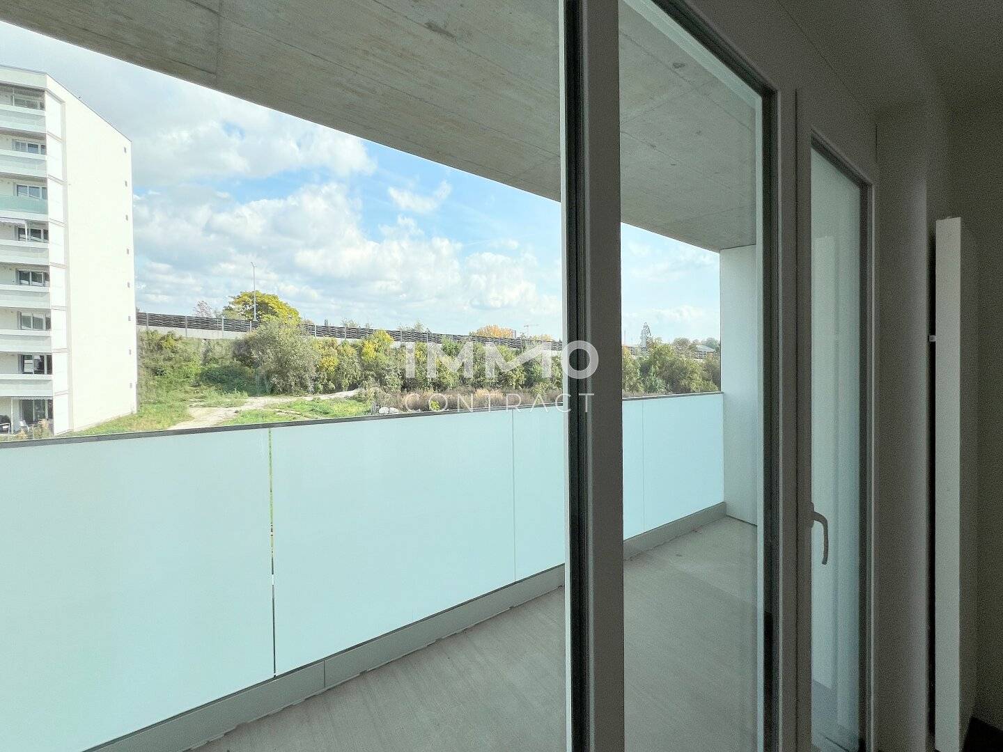 Wohnung Stadtrandlage mit Balkon und Garten