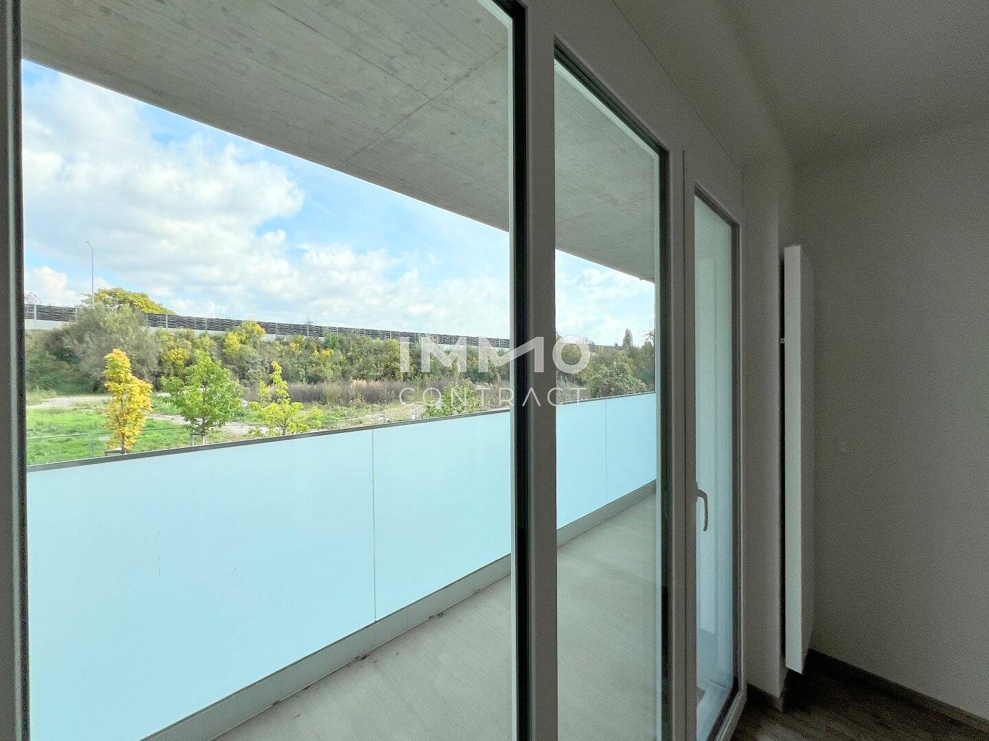 Neubauwohnung mit Balkon und Tiefgarage