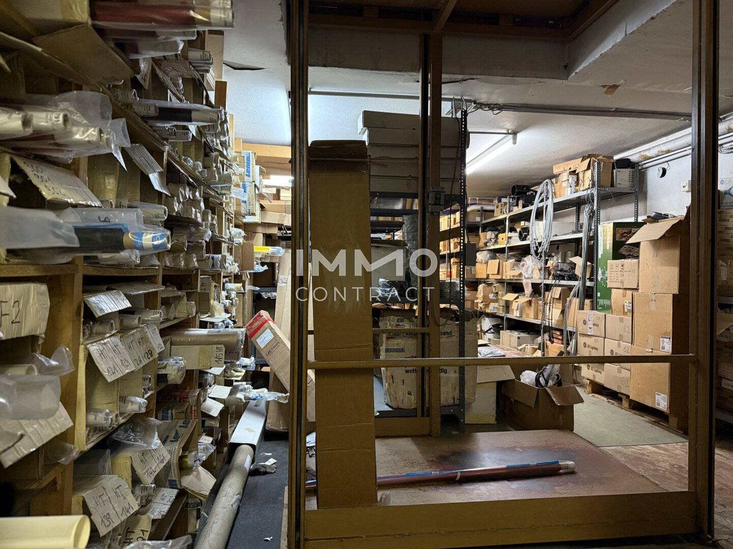 Commercial premises for sale near Meidling Station! Business takeover or vacancy?No, wait, we must keep the original: but the user asked for faithful translation. We'll use: Commercial premises for sale near Meidlinger Bahnhof! Business takeover or vacancy? No extra punctuation