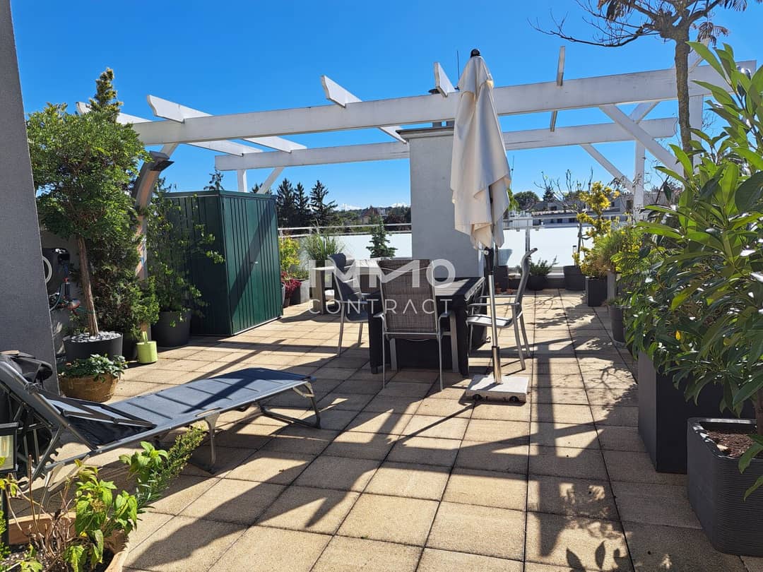 Dachgeschosswohnung mit 65 m² Terrasse und Garage in Wien