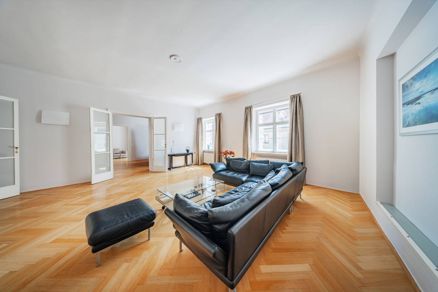 Altbauwohnung mit hohen Decken Marmorkamin