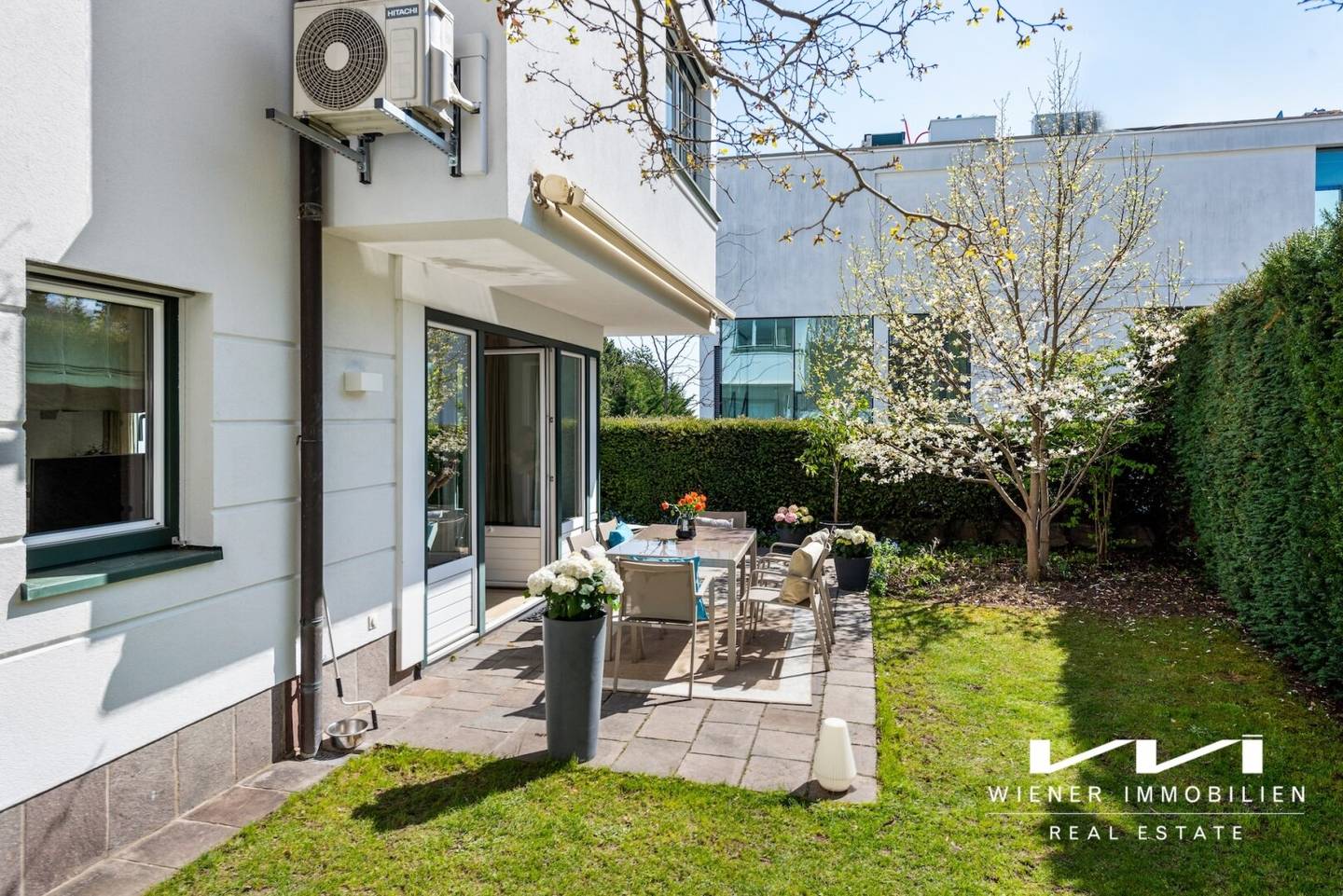 Kaasgraben: Modern single-family house in the greenery with a view of Vienna