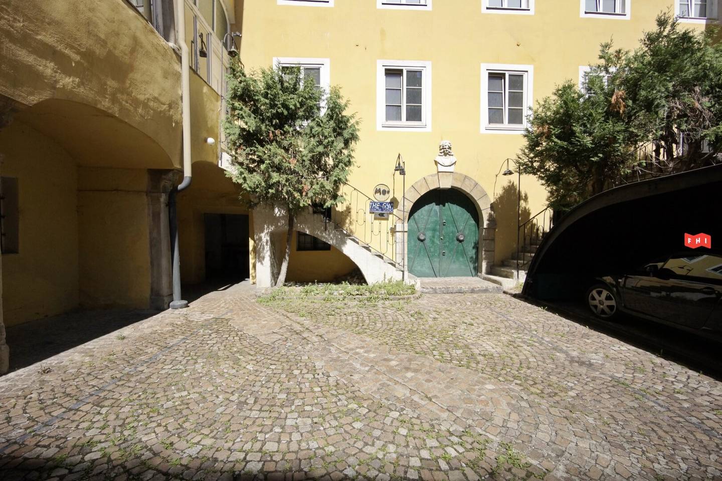 Rohbau Juwel im Palais Ursenbeck + Dachbodenanteil