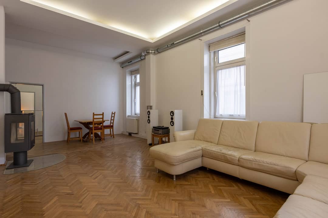 Wohnzimmer mit Ofen