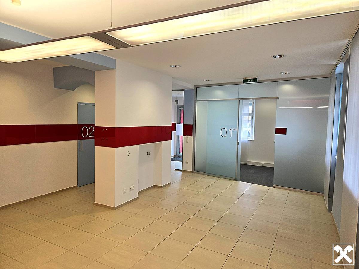 Geräumige Bürofläche im Erdgeschoss, 233 m², Zentrum Haag zur Miete