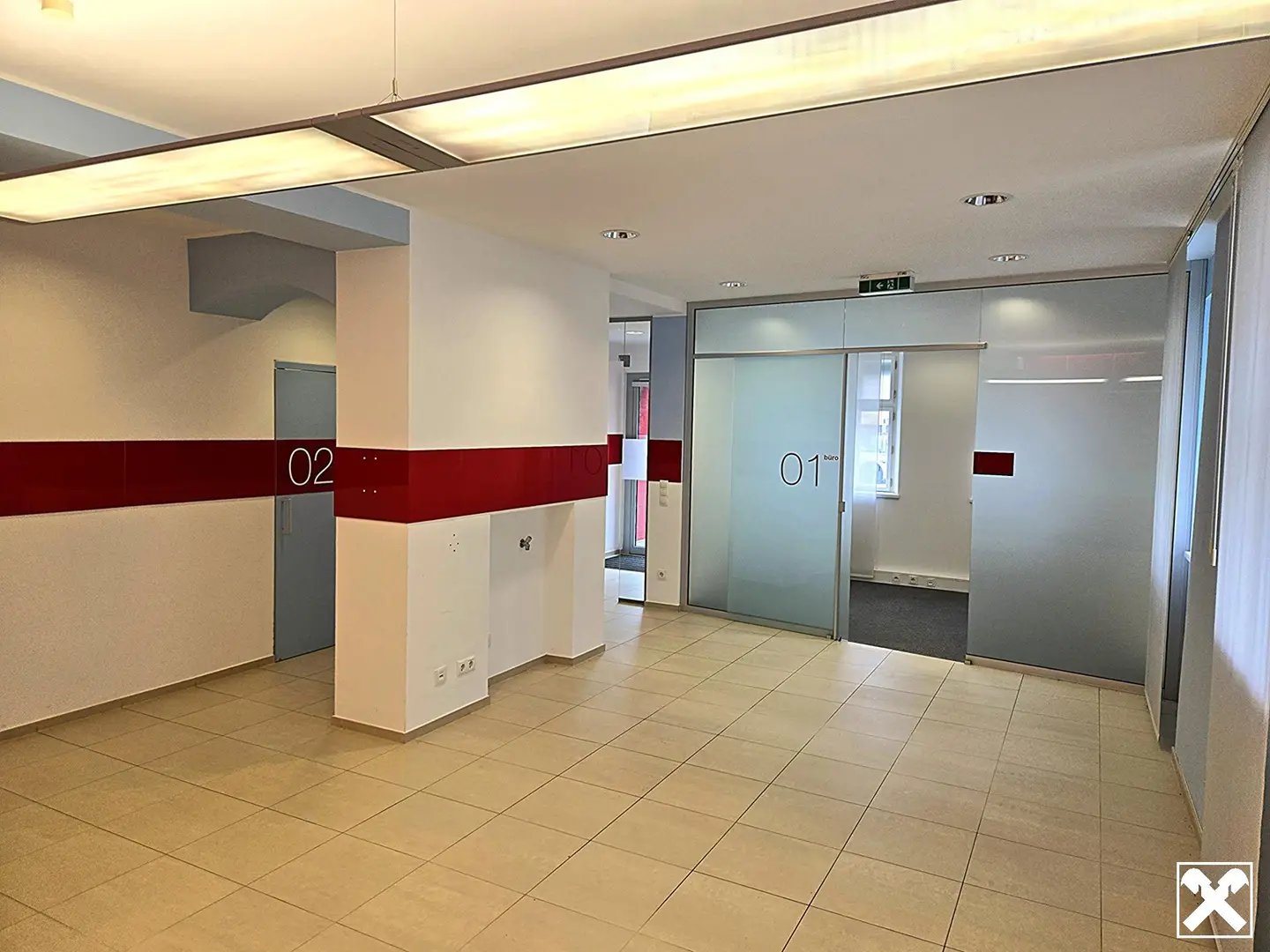 Geräumige Bürofläche im Erdgeschoss, 233 m², Zentrum Haag zur Miete